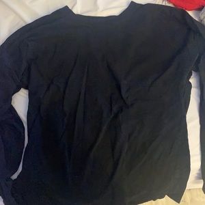 black long sleeve tee